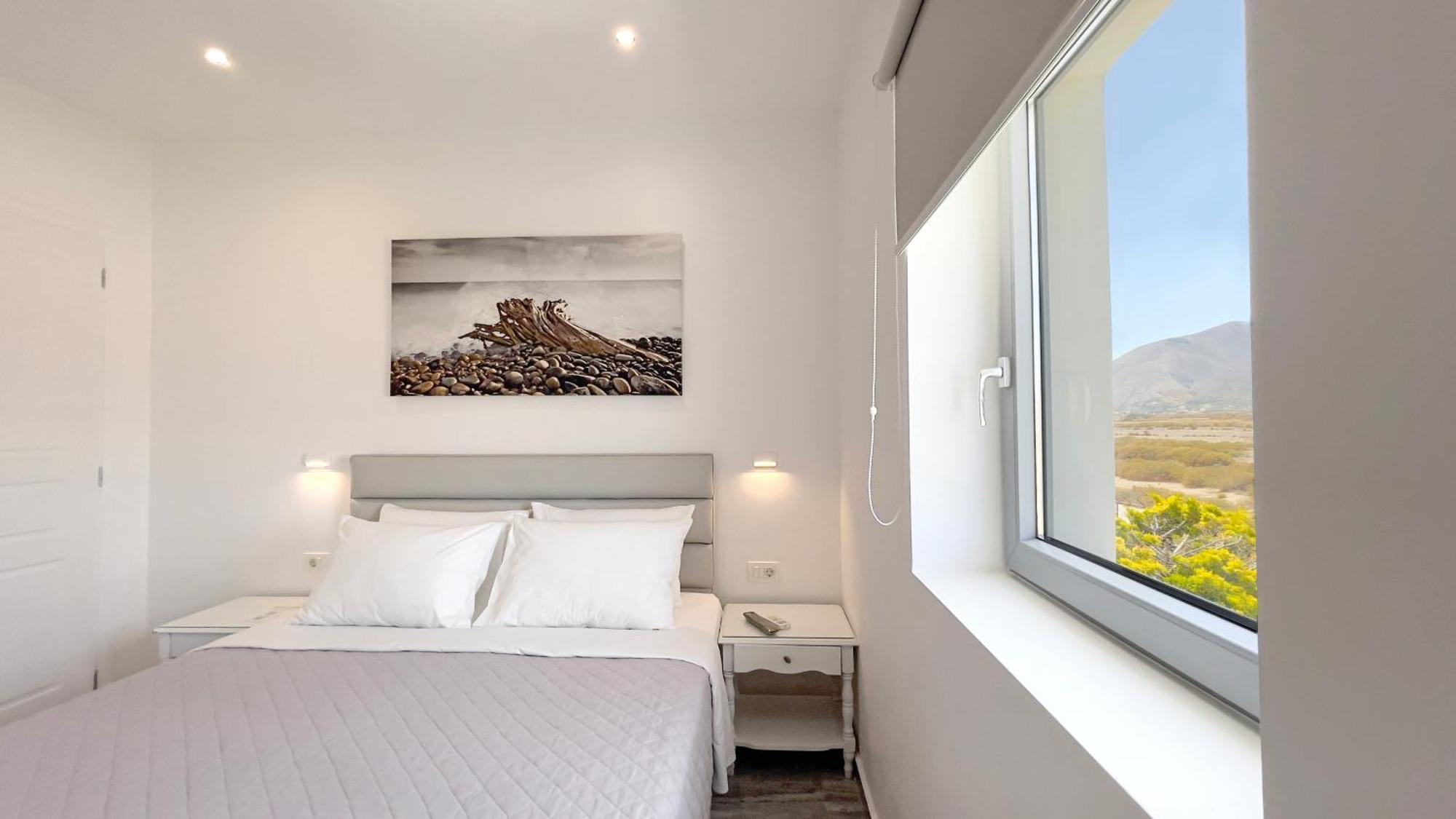 Hermoso Luxury Suites Monólithos Room photo
