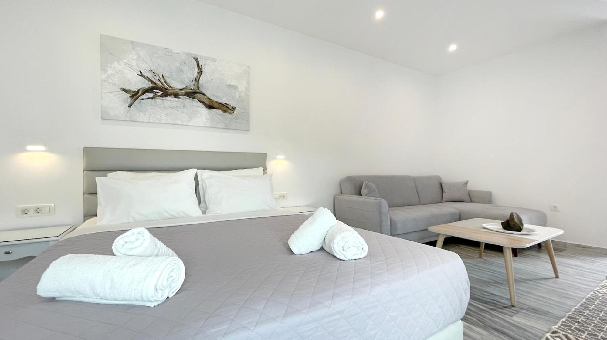 Hermoso Luxury Suites Monólithos Room photo