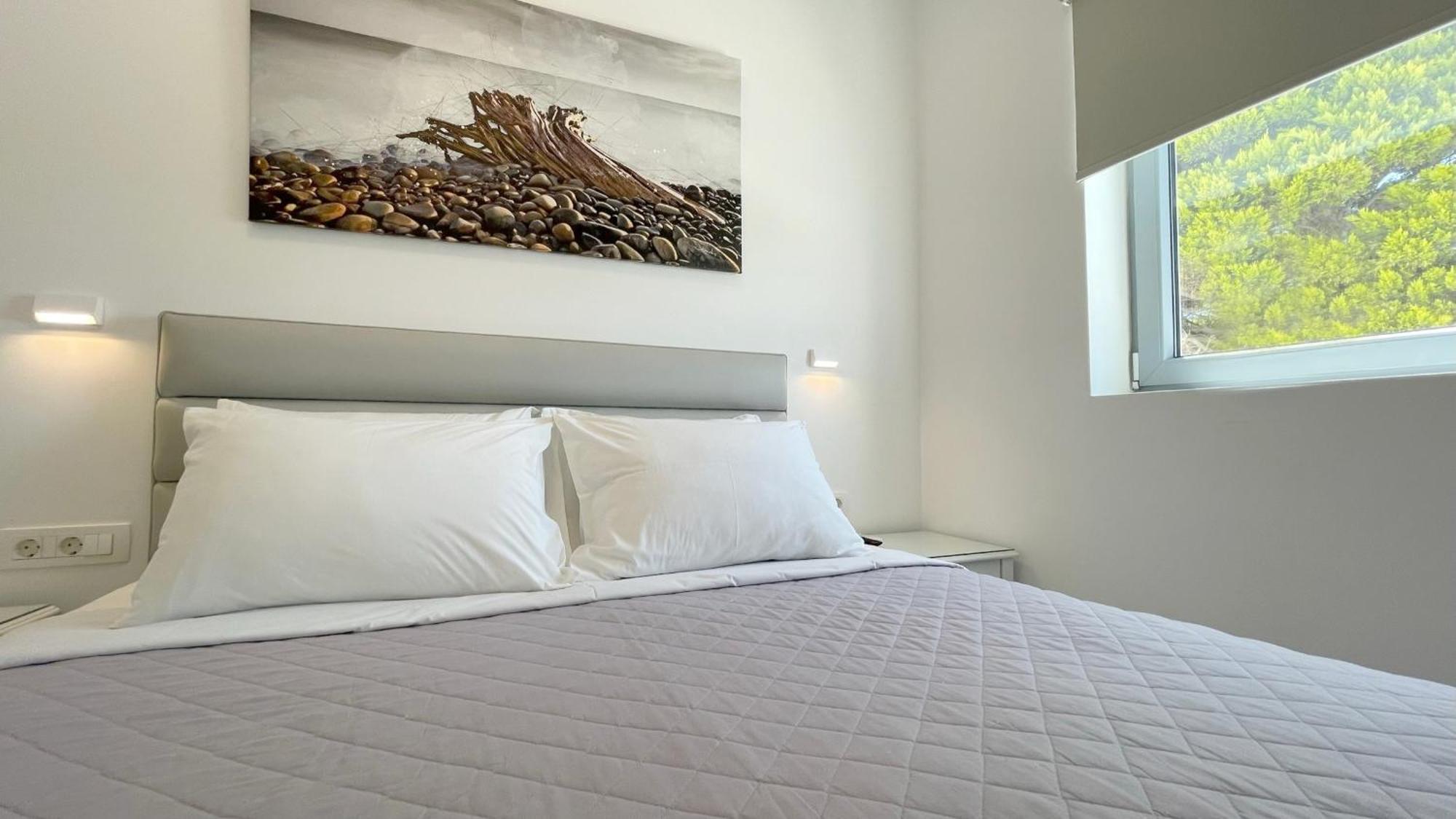 Hermoso Luxury Suites Monólithos Room photo